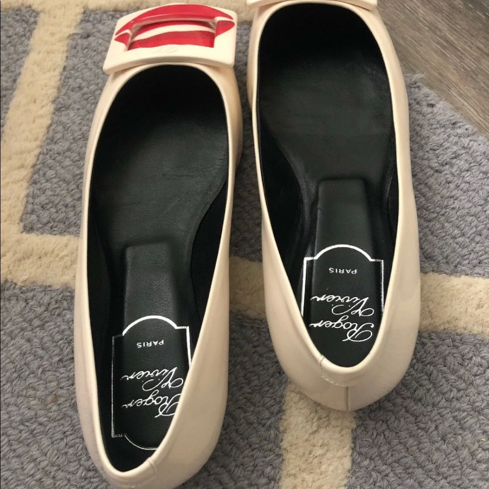 Roger Vivier White Gommette Patent Leather Flats - Picture 3 of 5